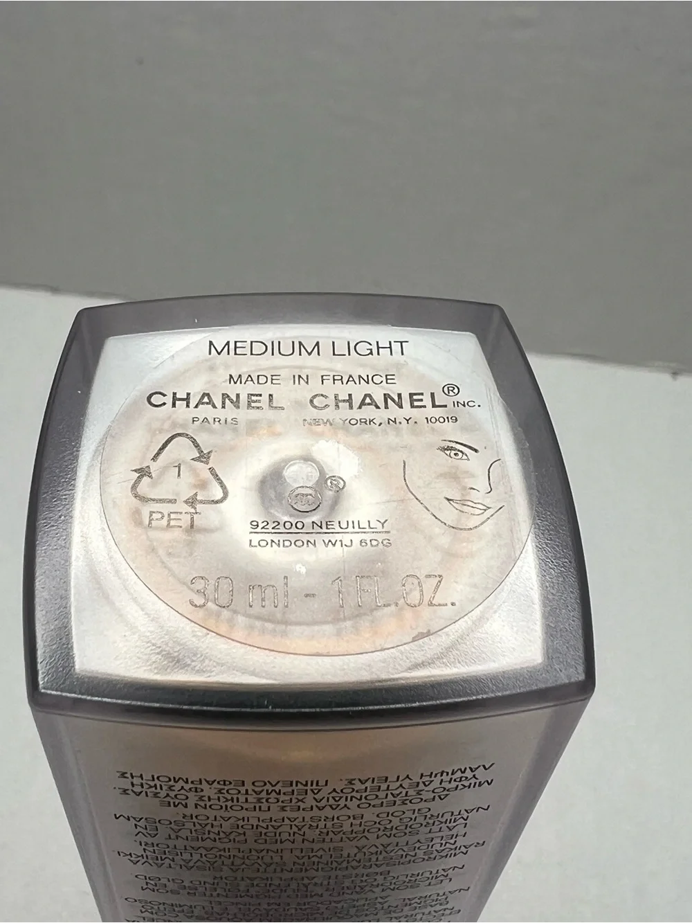 CHANEL lightweight les